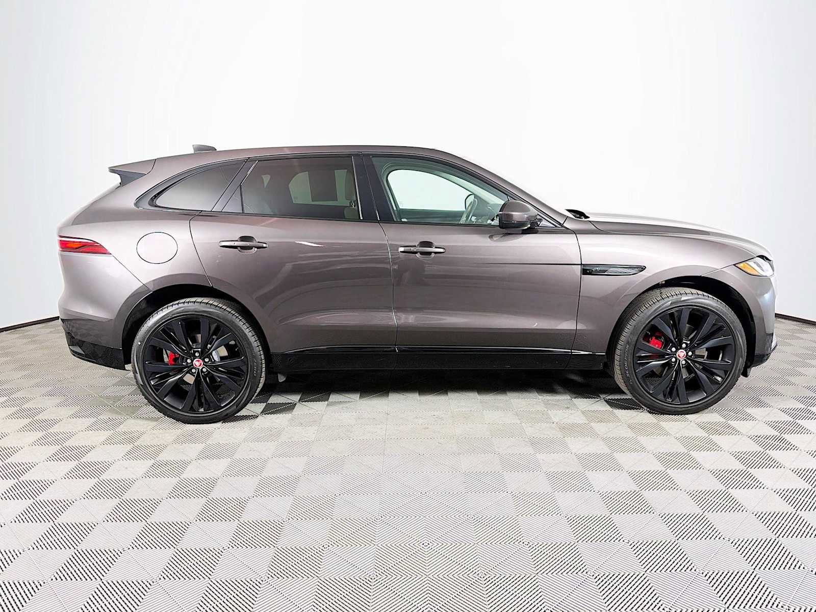Used 2022 Jaguar F-PACE S AWD/4WD image 4