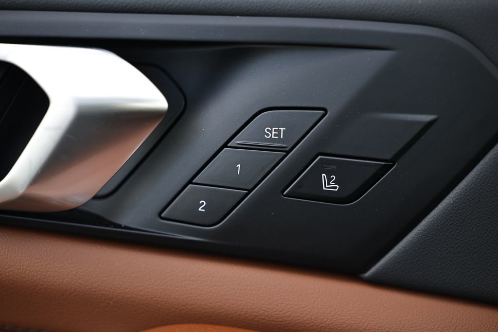 New 2026 BMW X5 xDrive50e w/ M Sport Package image 16