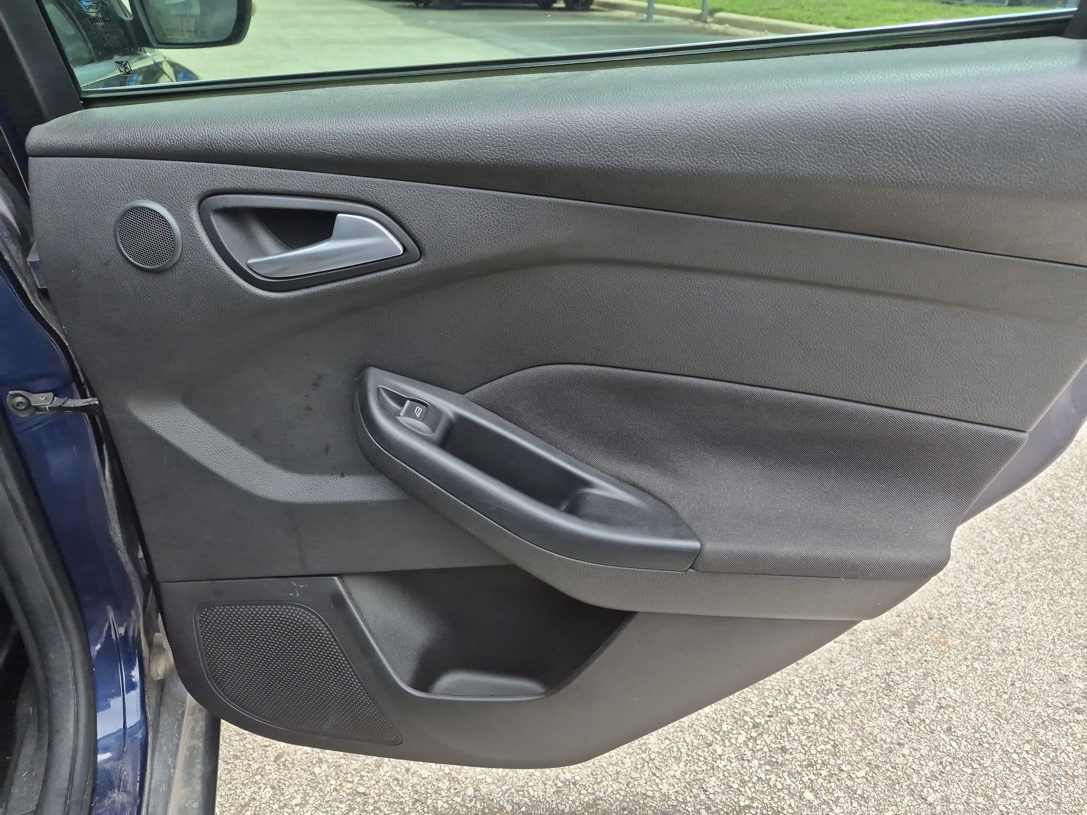 Used 2016 Ford Focus Titanium w/ Titanium Technology Package FWD image 22