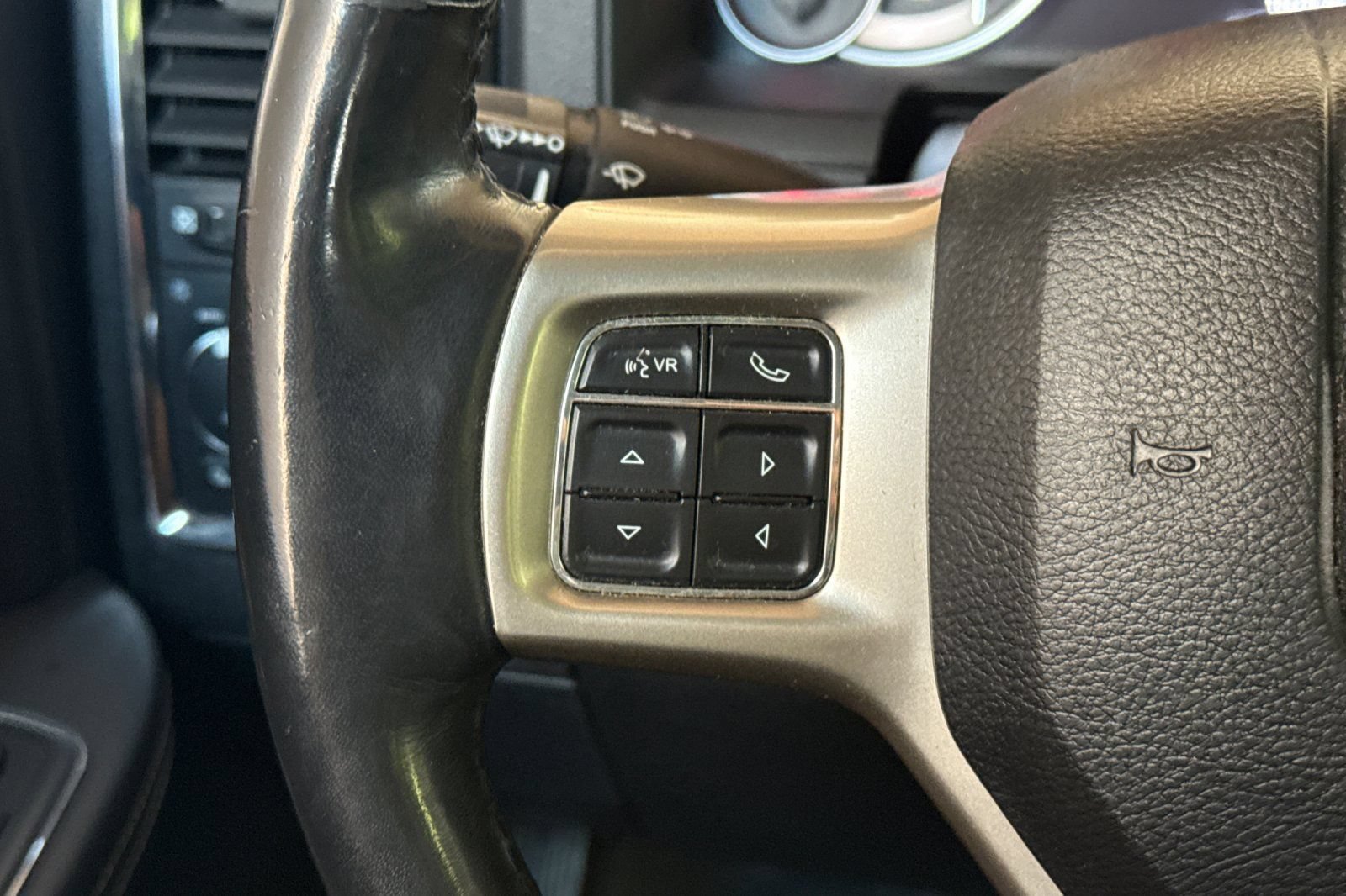 Used 2018 RAM 3500 Laramie w/ Convenience Group AWD/4WD image 31