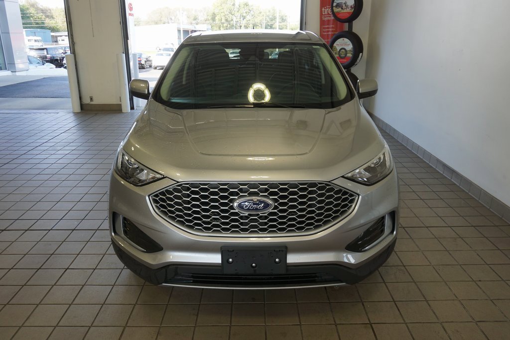 Used 2023 Ford Edge SEL image 13