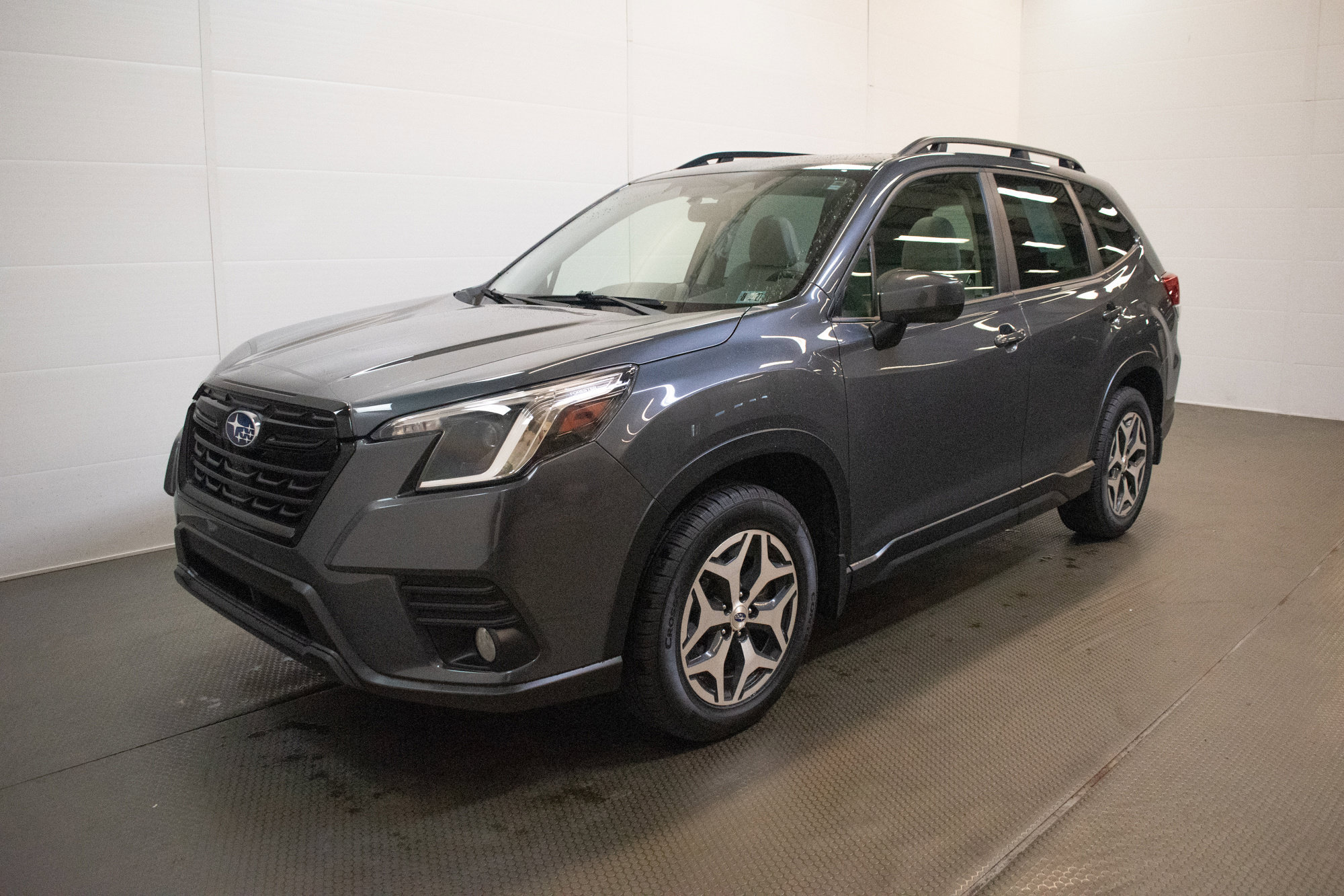 Certified 2023 Subaru Forester Premium AWD/4WD image 8