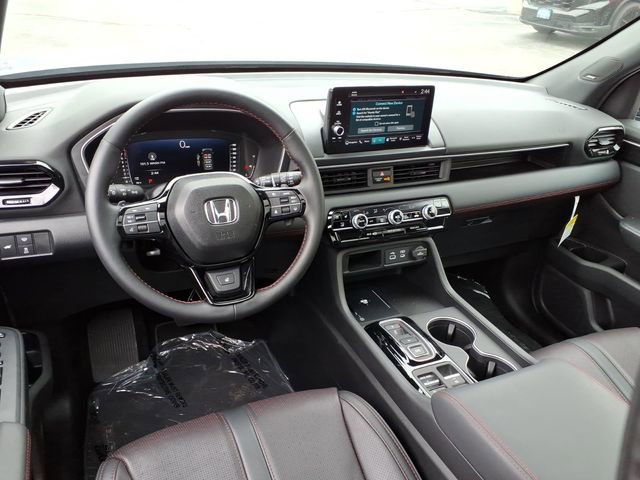 Certified 2025 Honda Pilot Black Edition image 6
