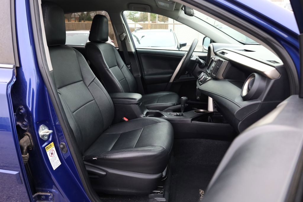 Used 2015 Toyota RAV4 LE image 22