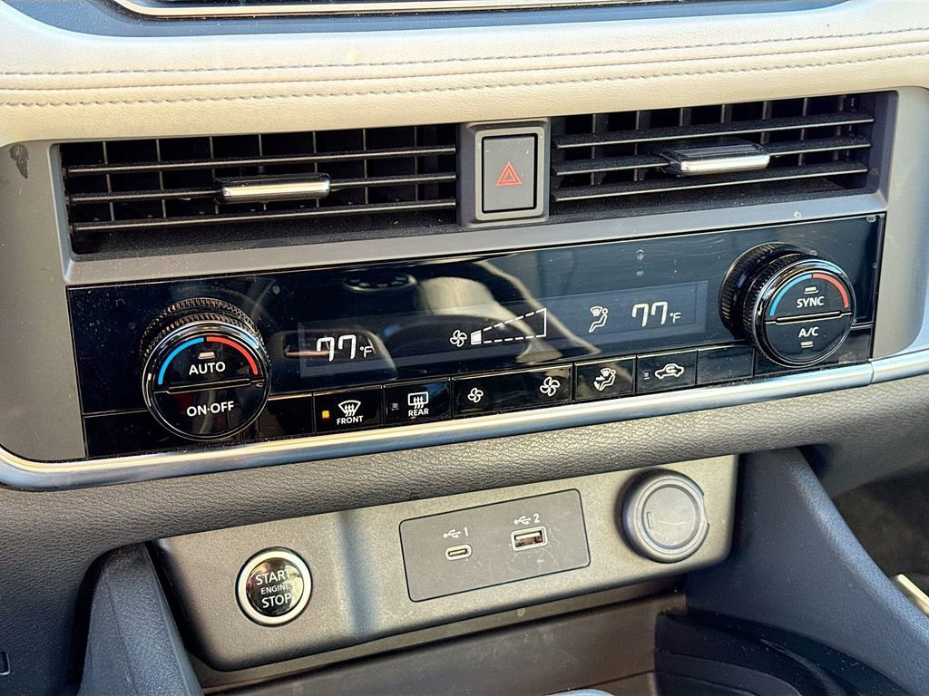 Used 2023 Nissan Rogue SV image 13