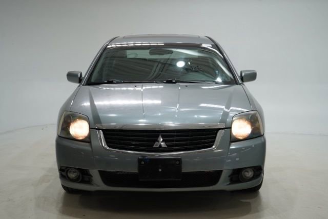 Used 2009 Mitsubishi Galant ES image 2