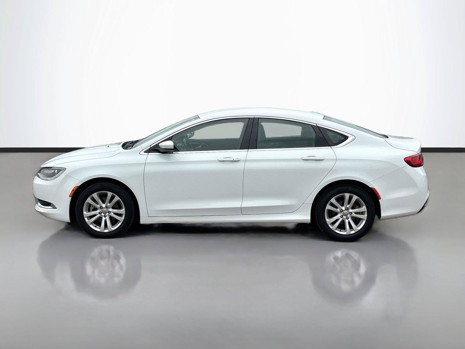 Used 2015 Chrysler 200 Limited w/ Convenience Group FWD image 8