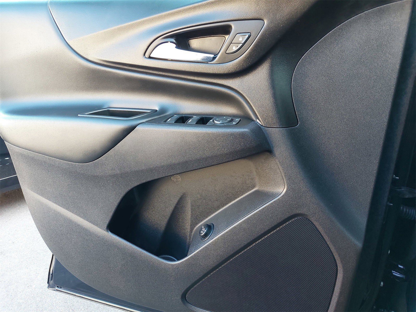 Used 2021 Chevrolet Equinox LT image 31