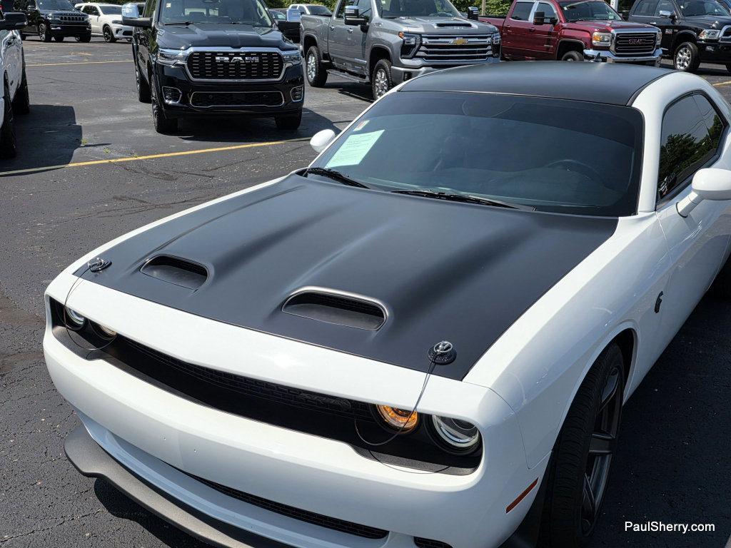 Used 2022 Dodge Challenger SRT Hellcat Redeye RWD image 9