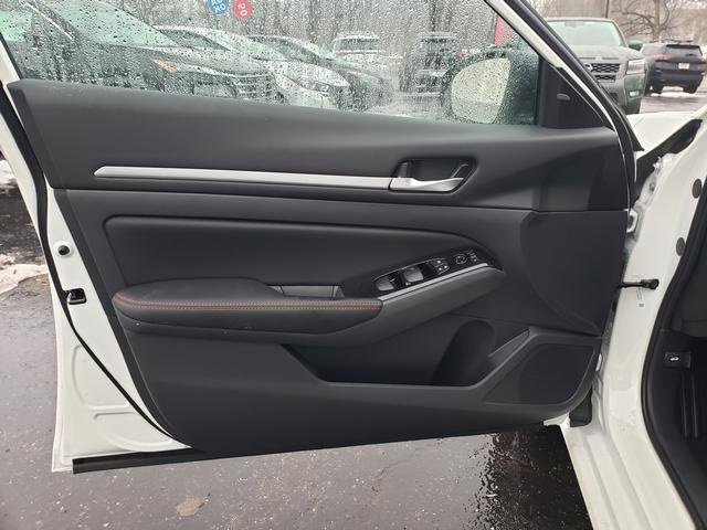 New 2025 Nissan Altima 2.5 SR image 11