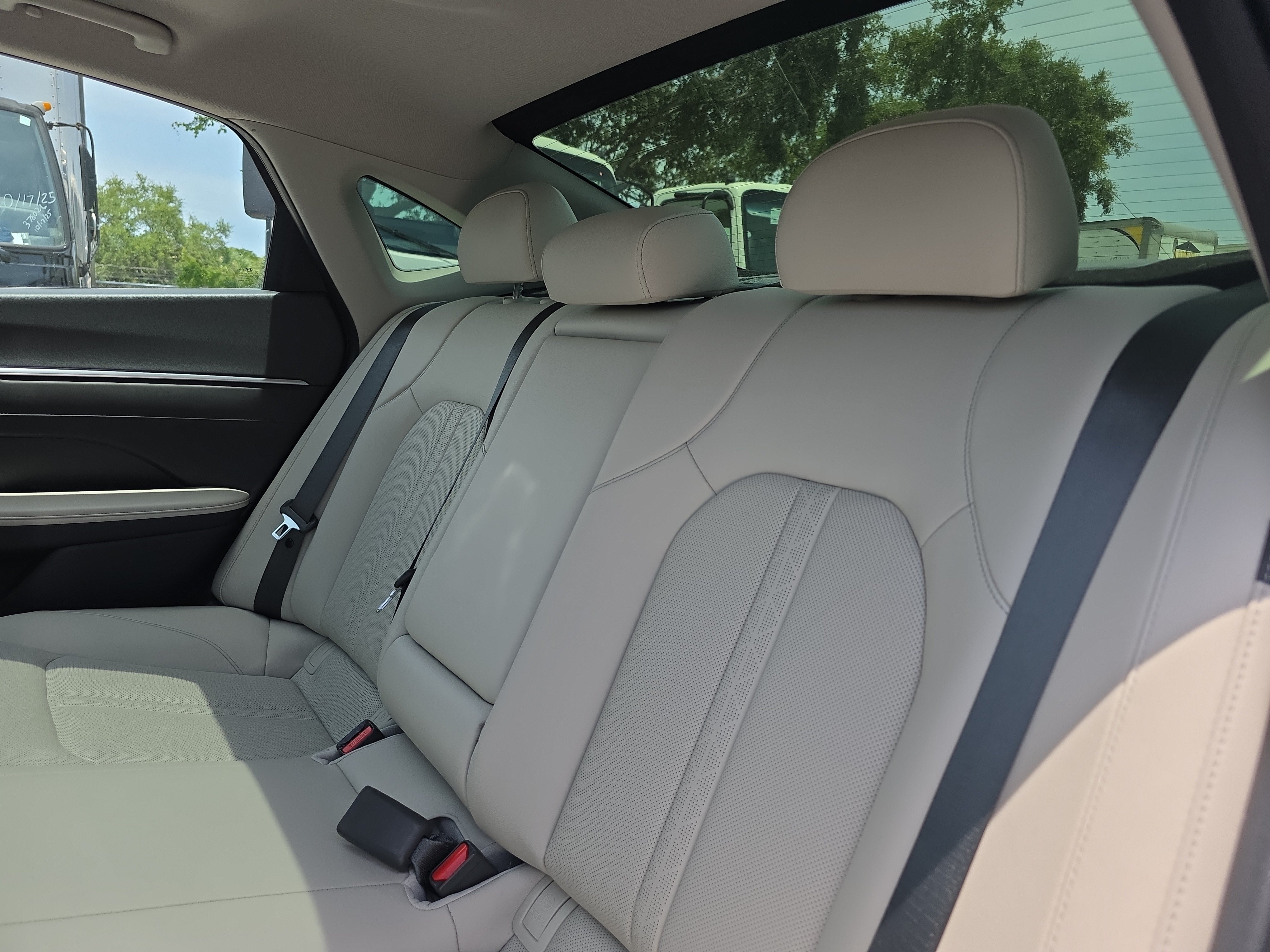 Used 2023 Hyundai Sonata Limited FWD image 16