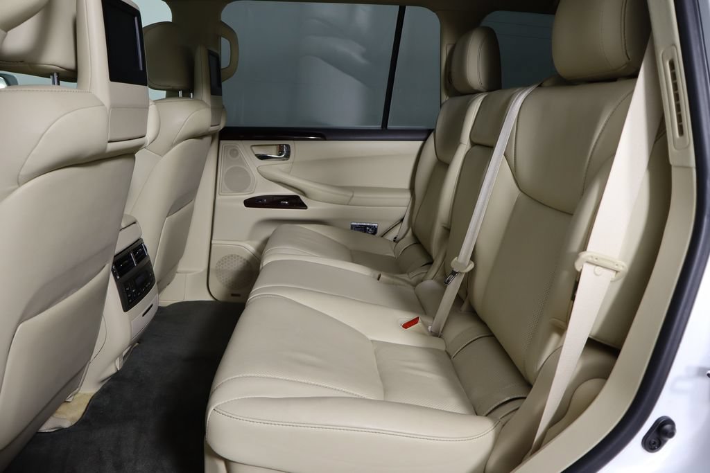 Used 2015 Lexus LX 570 4WD image 16