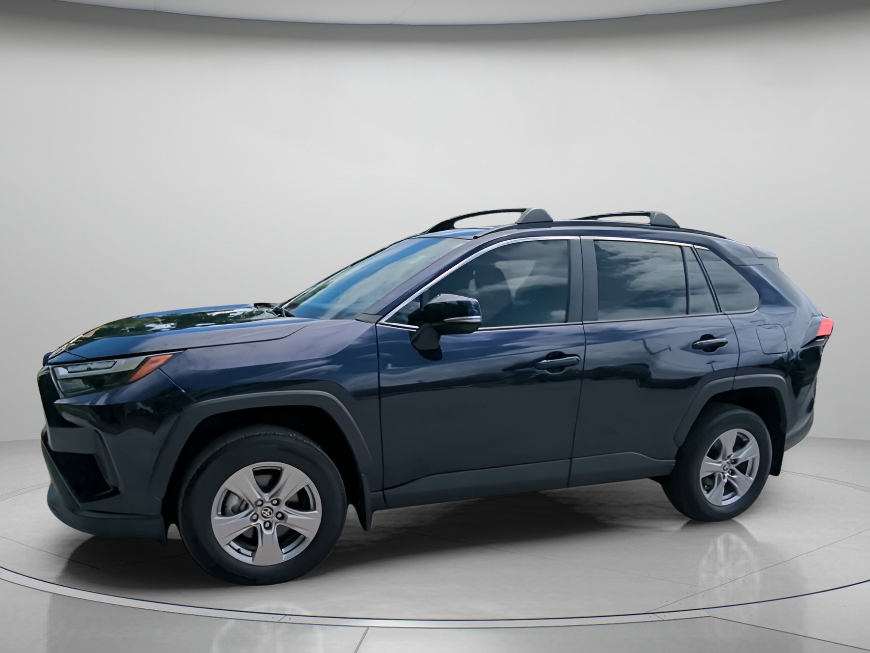 Used 2025 Toyota RAV4 XLE w/ Convenience Package FWD image 15