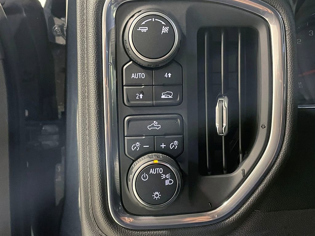 Used 2019 Chevrolet Silverado 1500 LT w/ All-Star Edition image 18