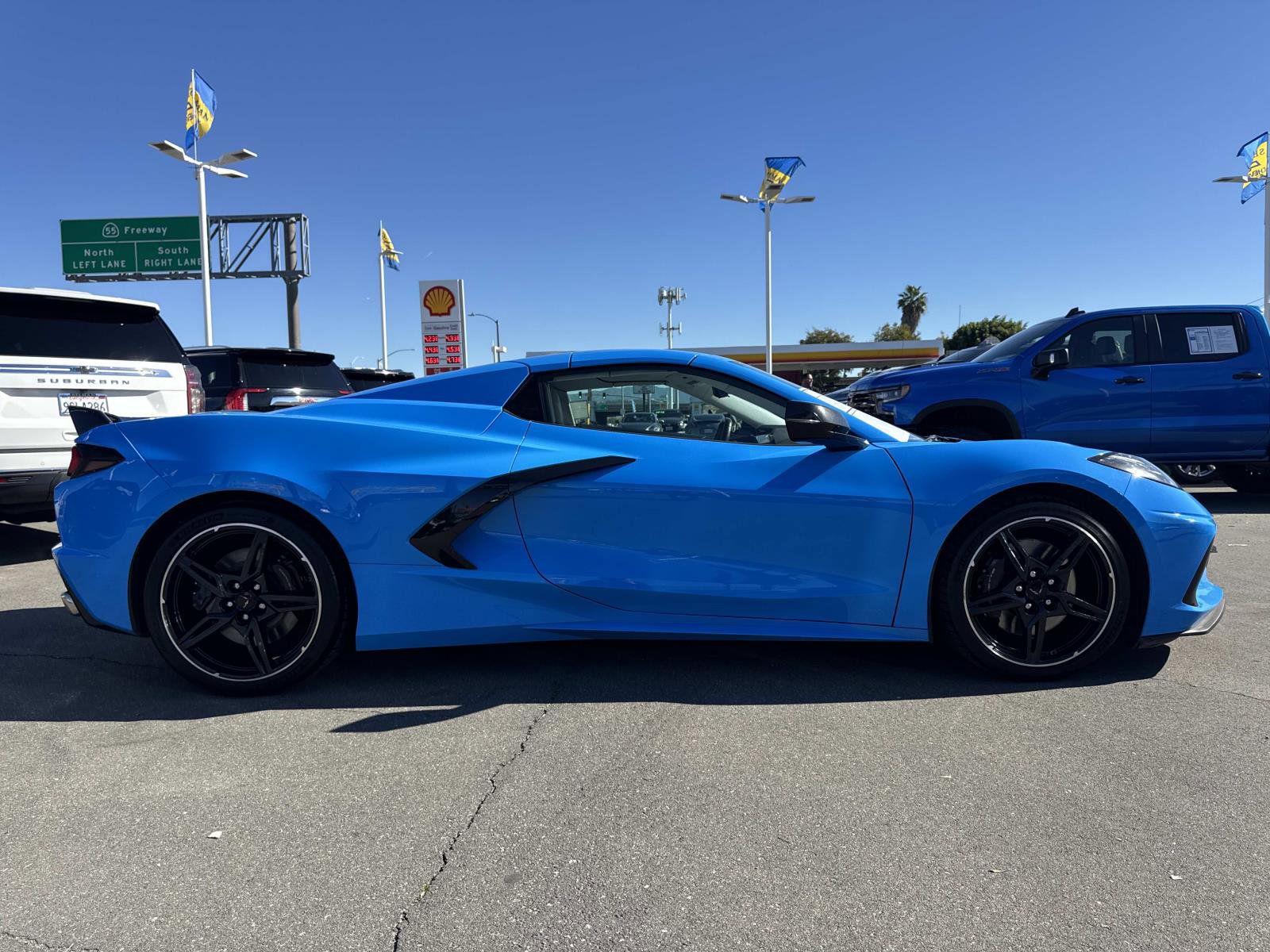 Used 2021 Chevrolet Corvette Stingray Premium Conv w/ Z51 Performance Package image 4