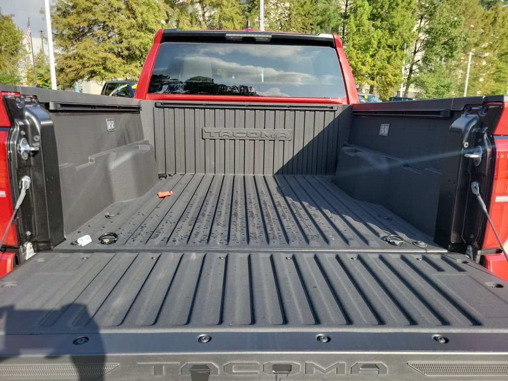 Certified 2026 Toyota Tacoma SR5 AWD/4WD image 28