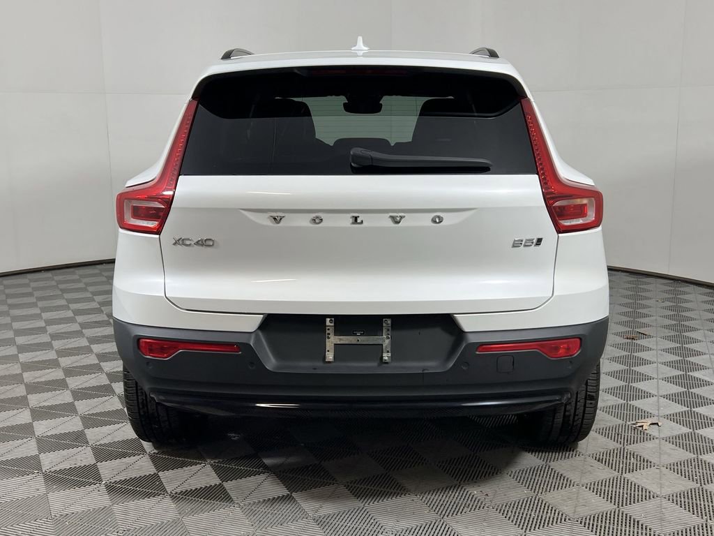 Certified 2024 Volvo XC40 B5 Plus image 9