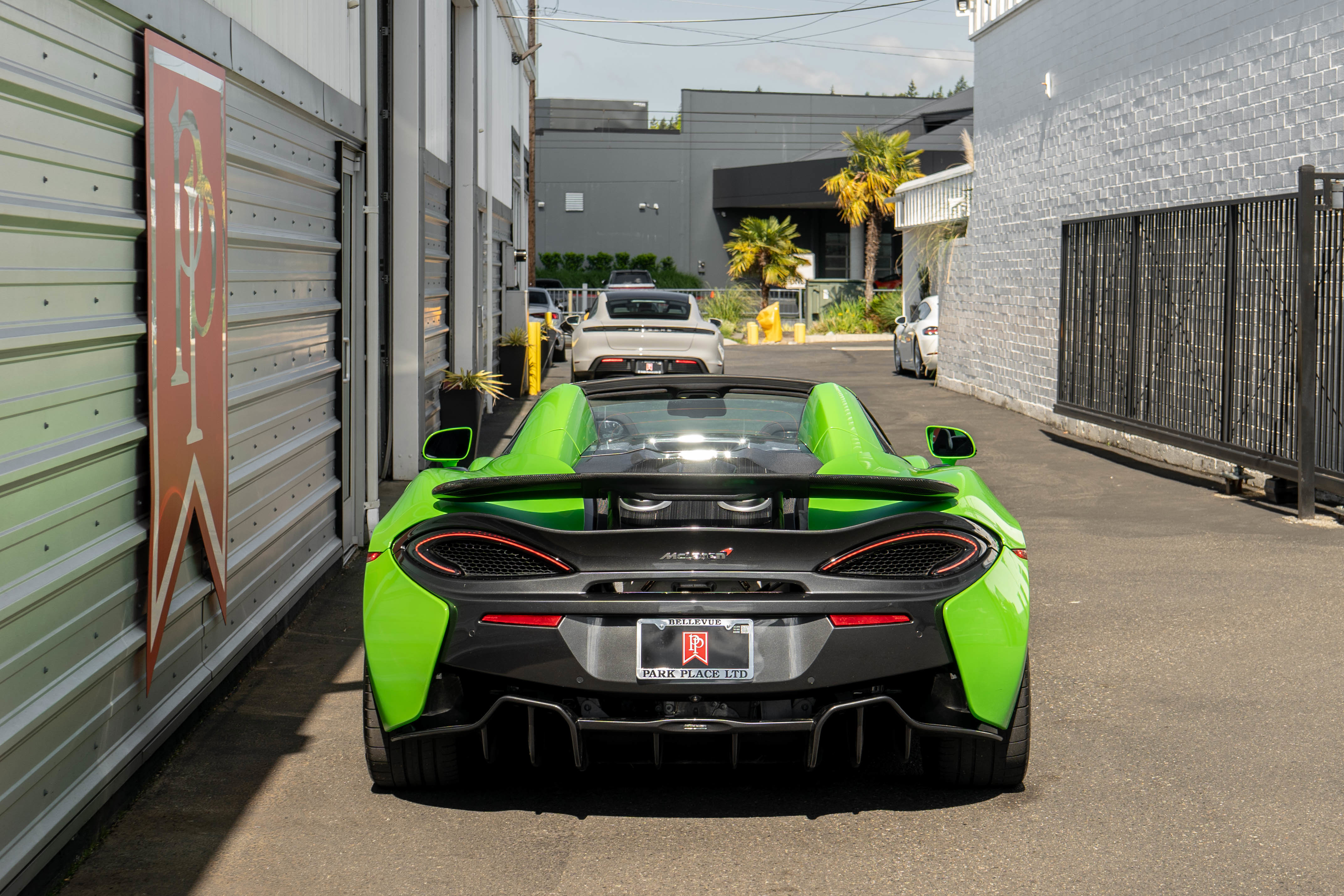 Used 2018 McLaren 570S Spider RWD image 29