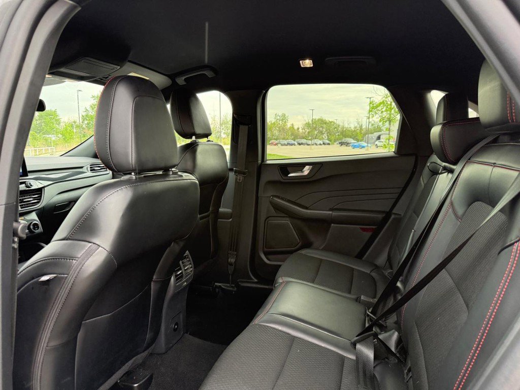 Used 2025 Ford Escape ST-Line AWD/4WD image 11