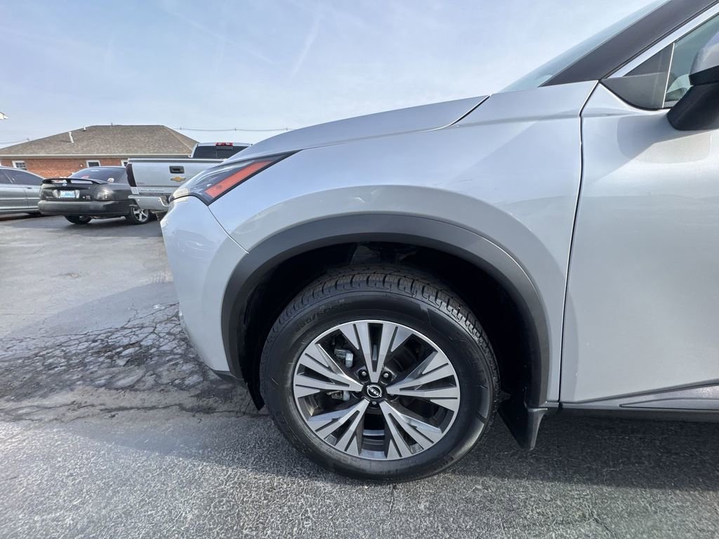 Used 2023 Nissan Rogue SV AWD/4WD image 10