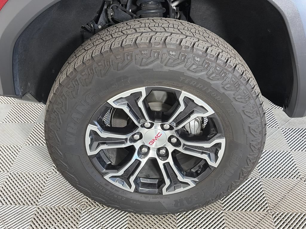 Used 2025 GMC Canyon AT4 w/ Technology Plus Package AWD/4WD image 8