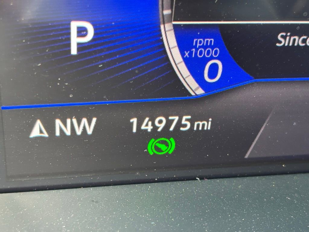 Used 2025 Volkswagen Taos SE image 17