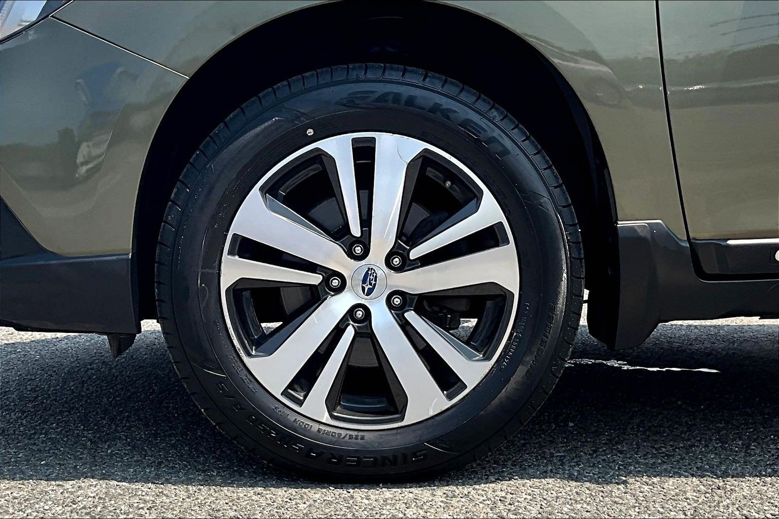 Used 2019 Subaru Outback 2.5i Limited w/ Popular Package #2 AWD/4WD image 8