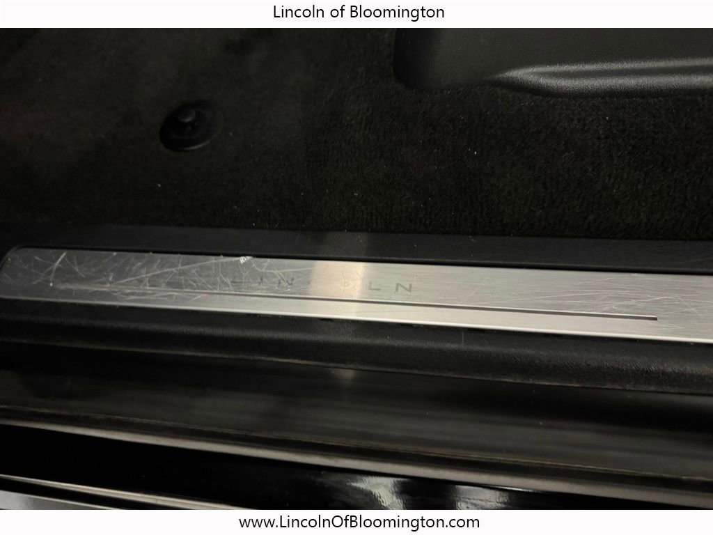 Certified 2025 Lincoln Navigator Reserve AWD/4WD image 42