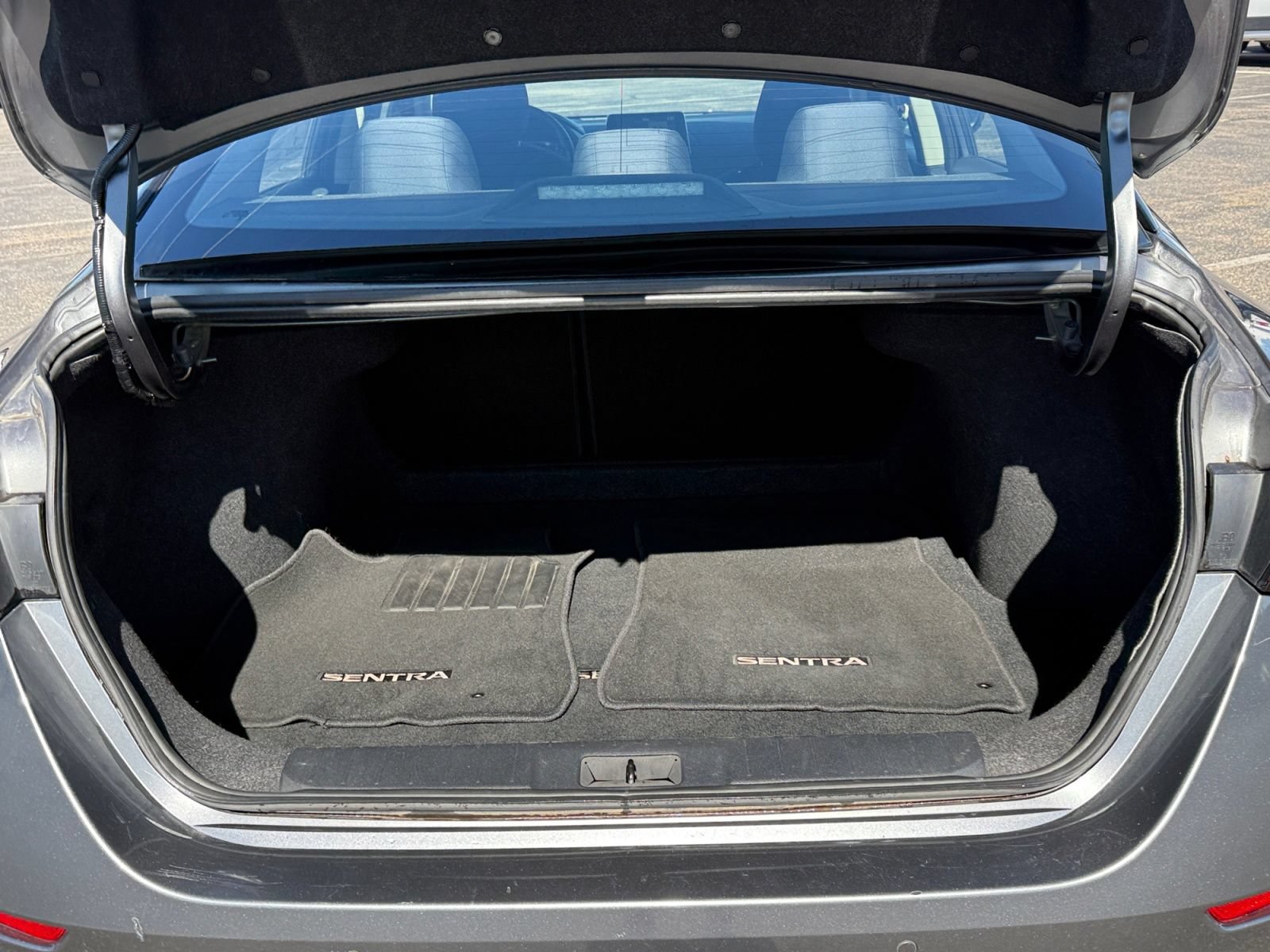 Used 2024 Nissan Sentra SV FWD image 20