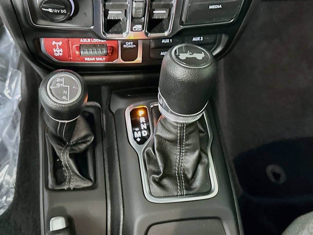 Certified 2025 Jeep Wrangler Unlimited Sport AWD/4WD image 26
