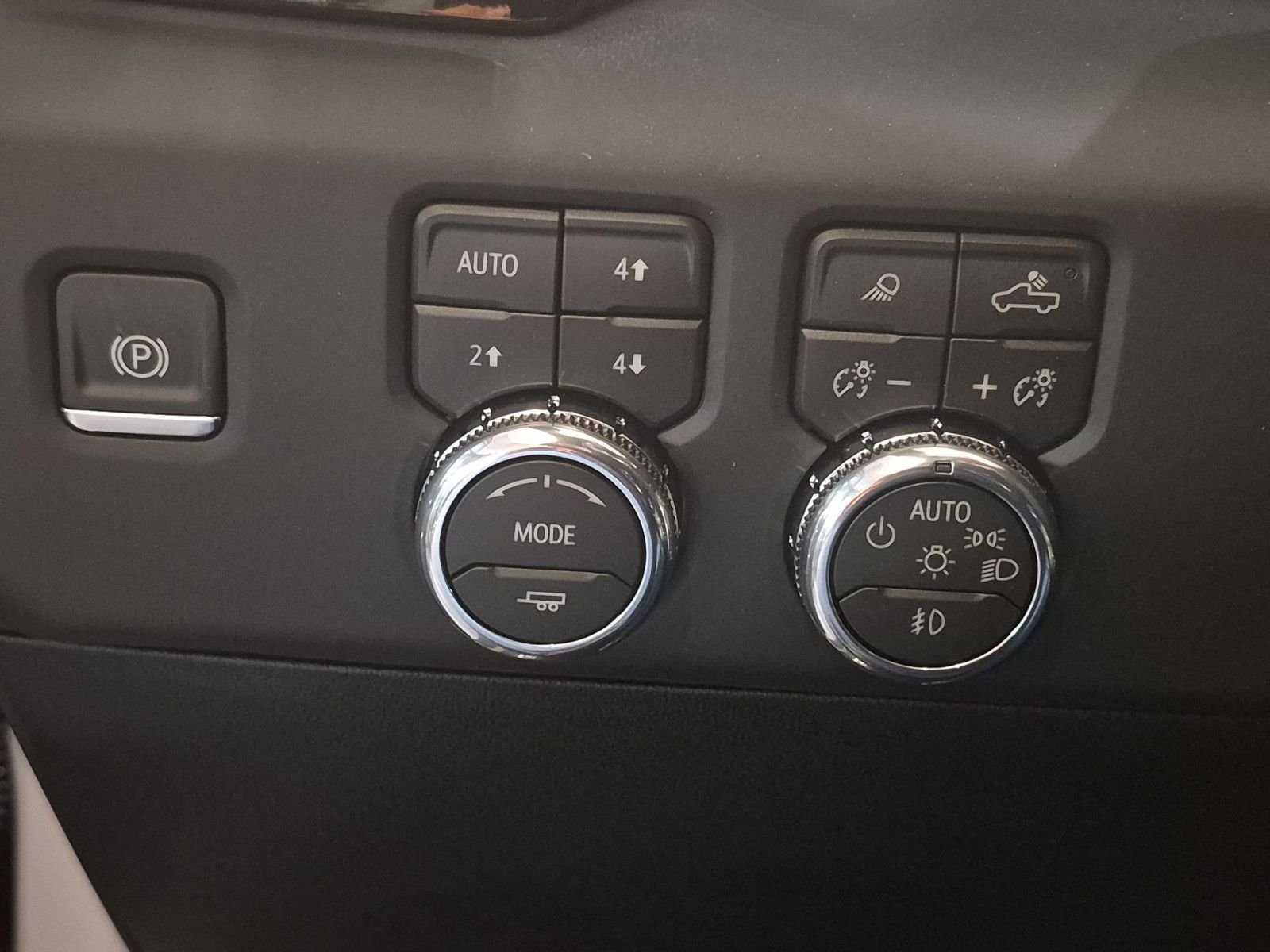 New 2026 GMC Sierra 1500 AT4 w/ AT4 Premium Package AWD/4WD image 11