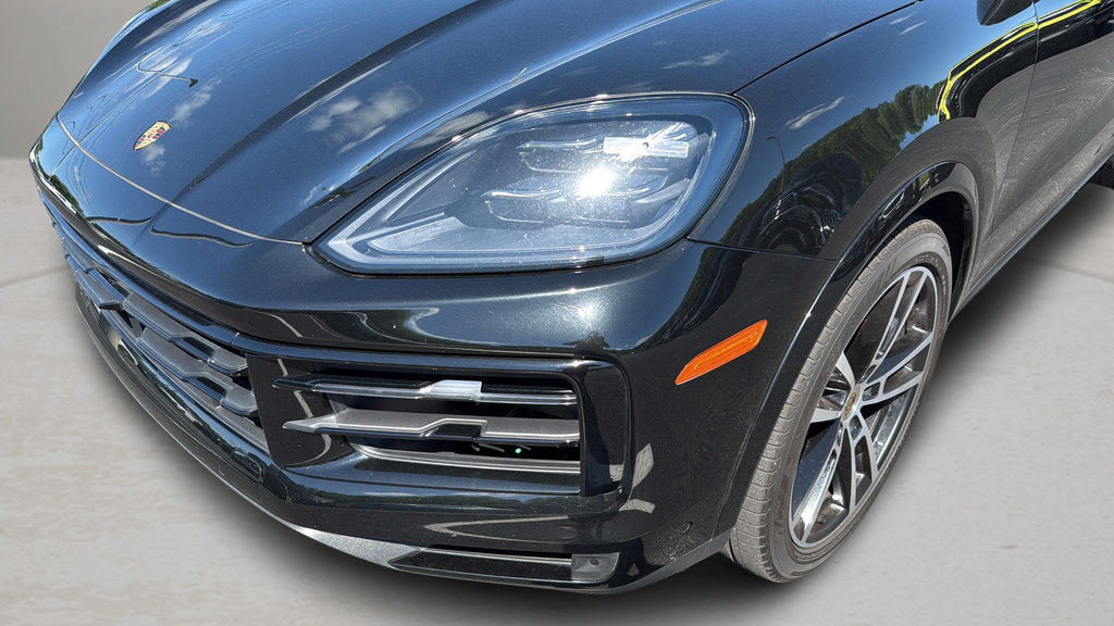 Used 2024 Porsche Cayenne S AWD/4WD image 9