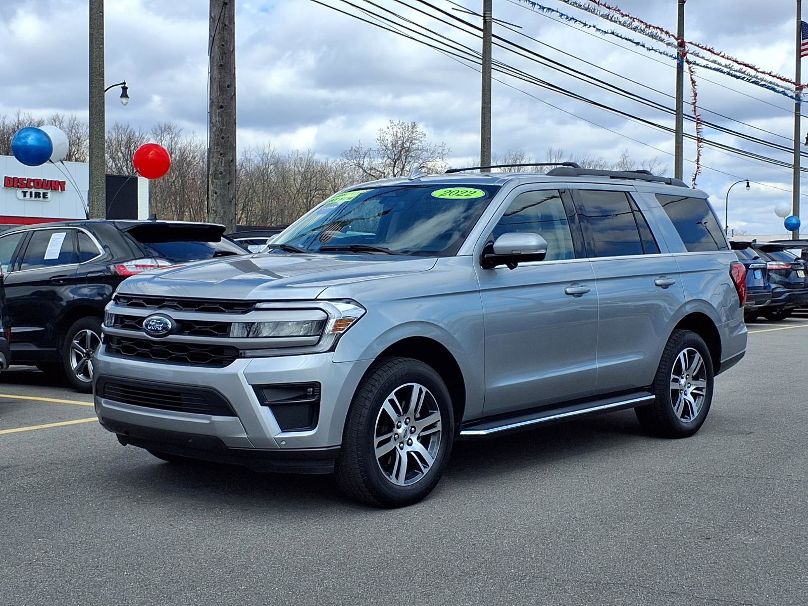 Used 2022 Ford Expedition XLT image 1