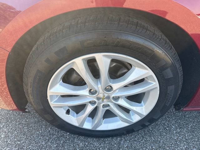Used 2018 Chevrolet Malibu LT FWD image 12