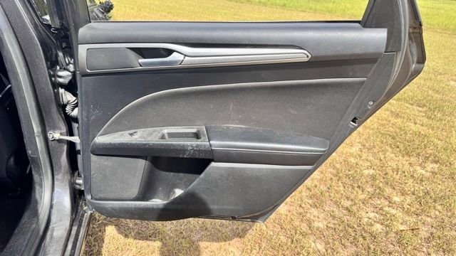Used 2019 Ford Fusion SE image 17