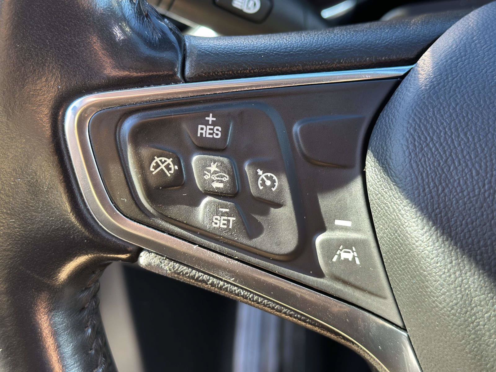 Used 2021 Chevrolet Equinox LT AWD/4WD image 17