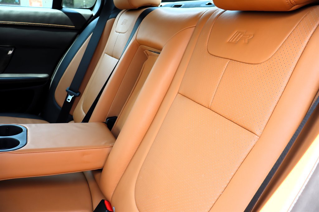 Used 2013 Jaguar XF R RWD image 27