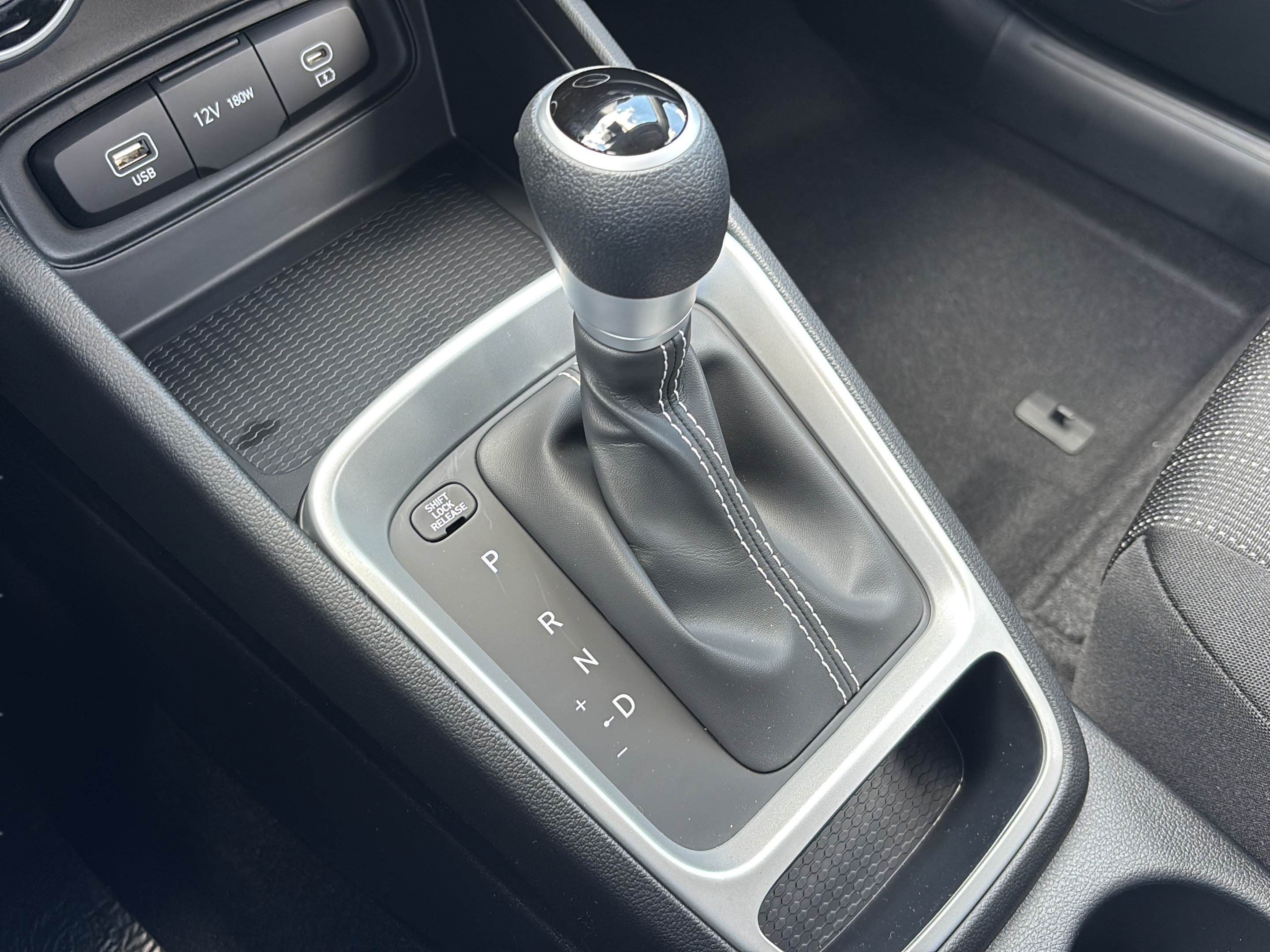 New 2026 Hyundai Venue SE FWD image 18