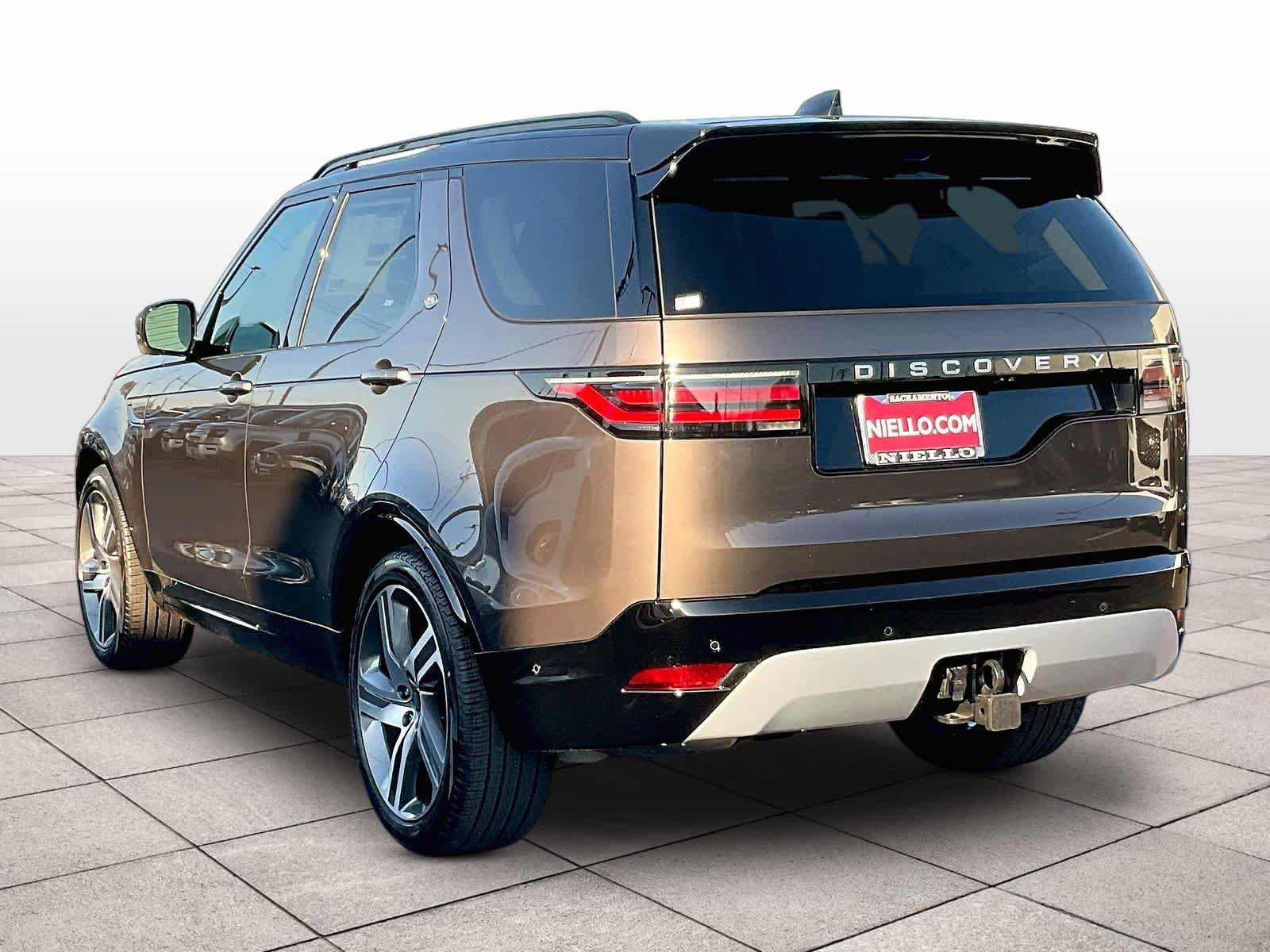 New 2025 Land Rover Discovery Metropolitan Edition AWD/4WD image 3