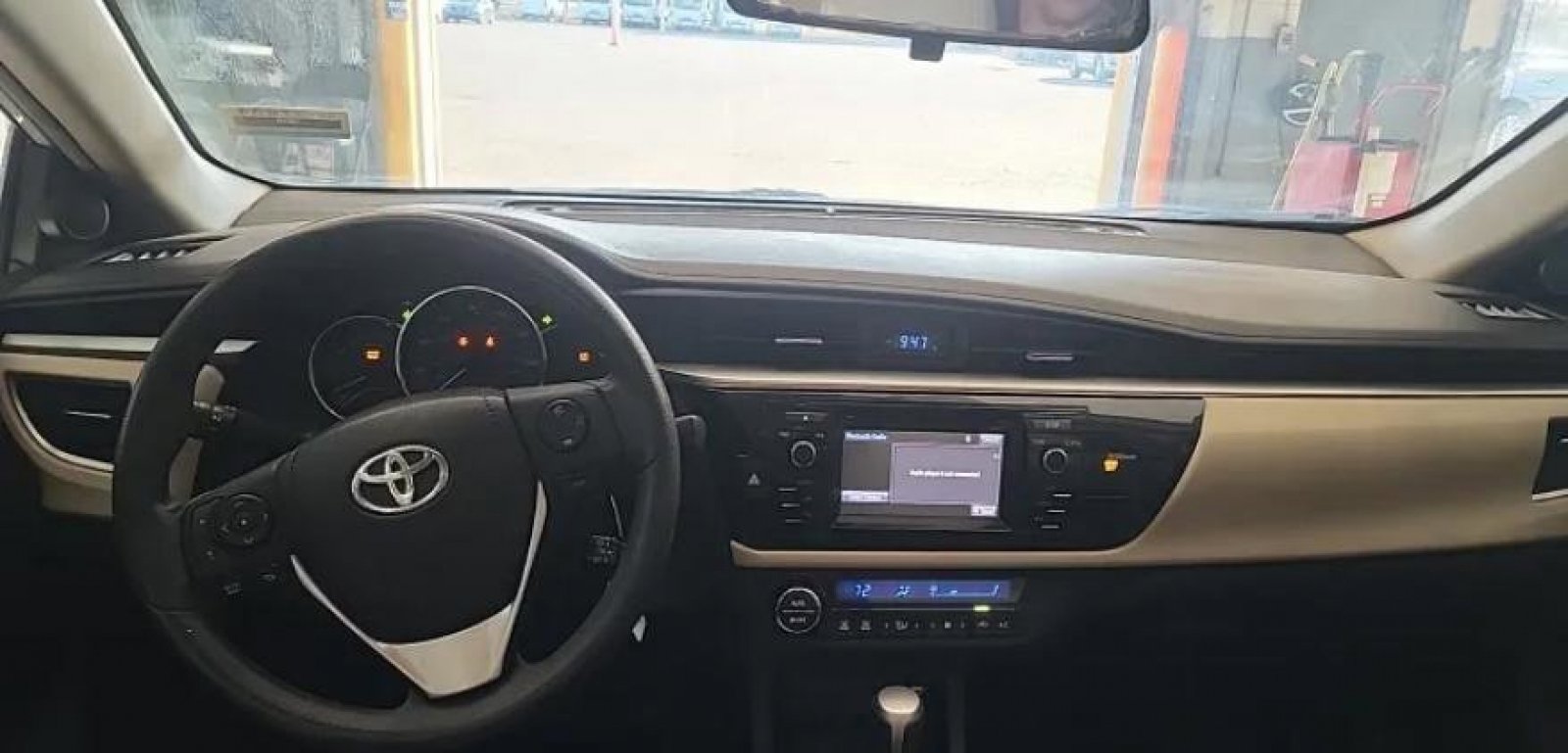 Used 2016 Toyota Corolla LE image 6