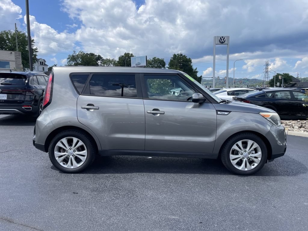 Used 2016 Kia Soul + FWD image 4