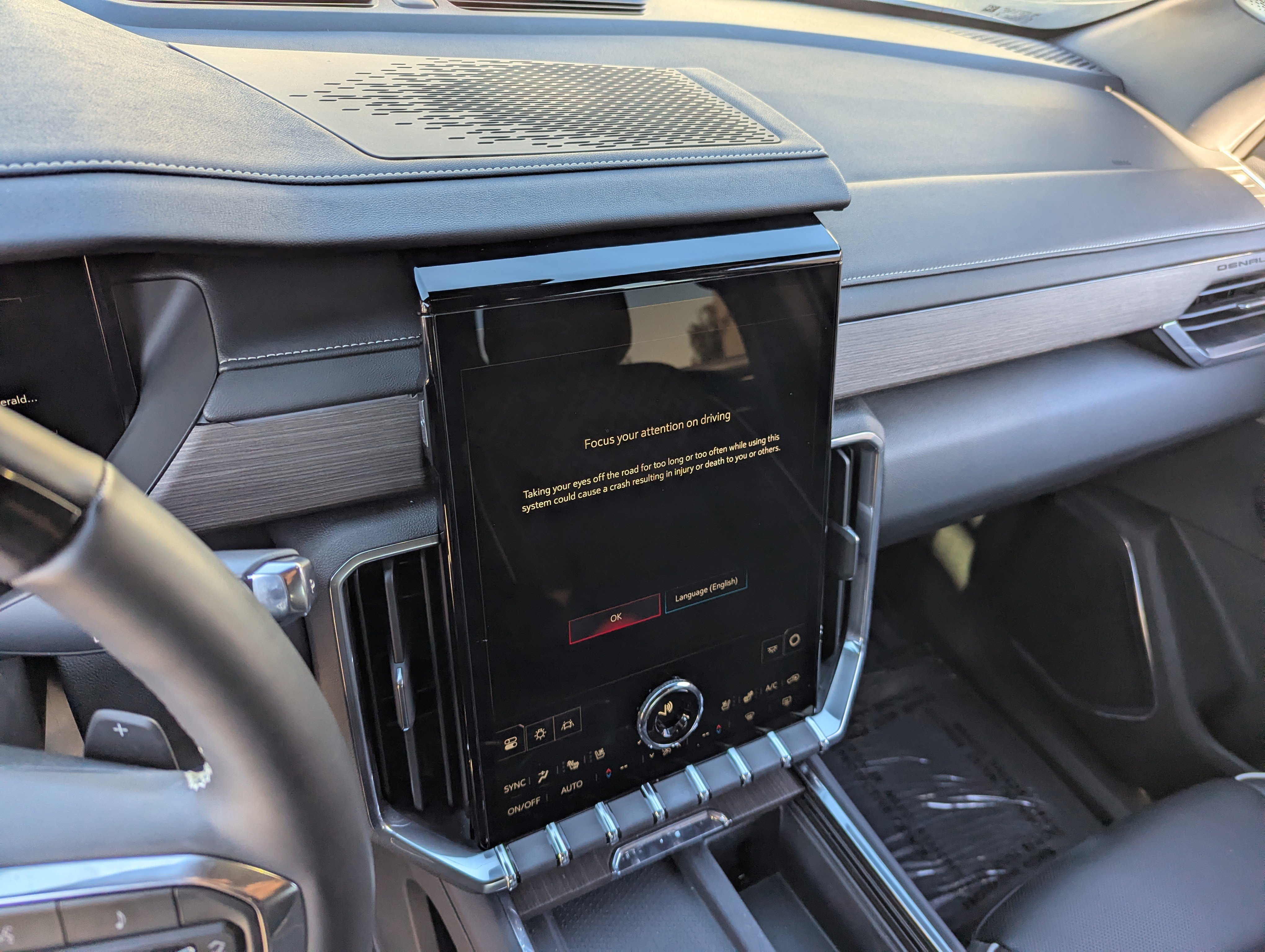 Used 2025 GMC Acadia Denali w/ Super Cruise Package image 23