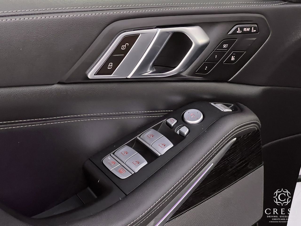 Used 2024 BMW X7 xDrive40i w/ M Sport Package image 24