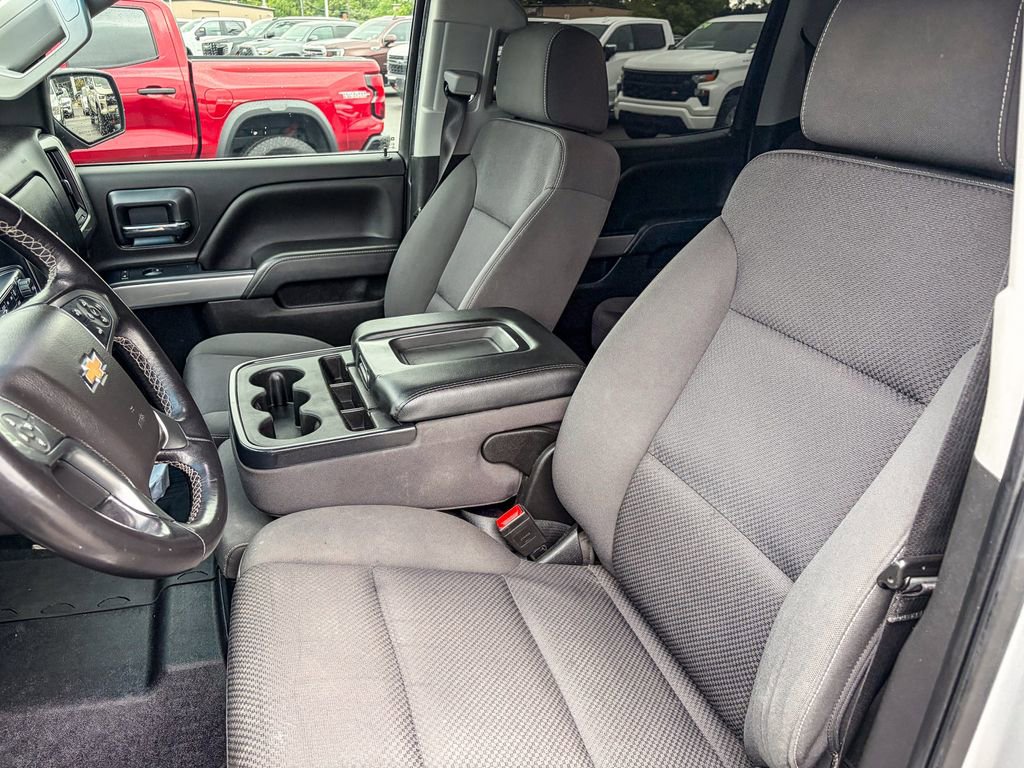 Used 2018 Chevrolet Silverado 1500 LT w/ All Star Edition AWD/4WD image 9