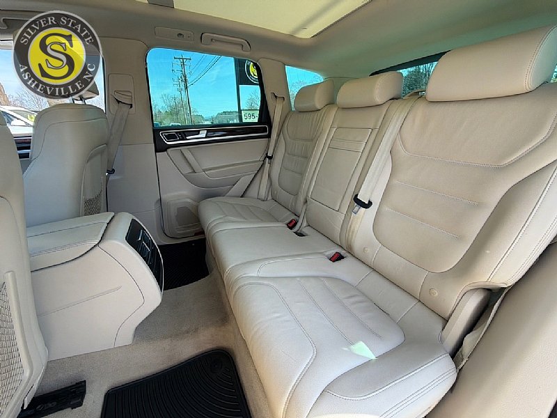 Used 2013 Volkswagen Touareg Executive image 14
