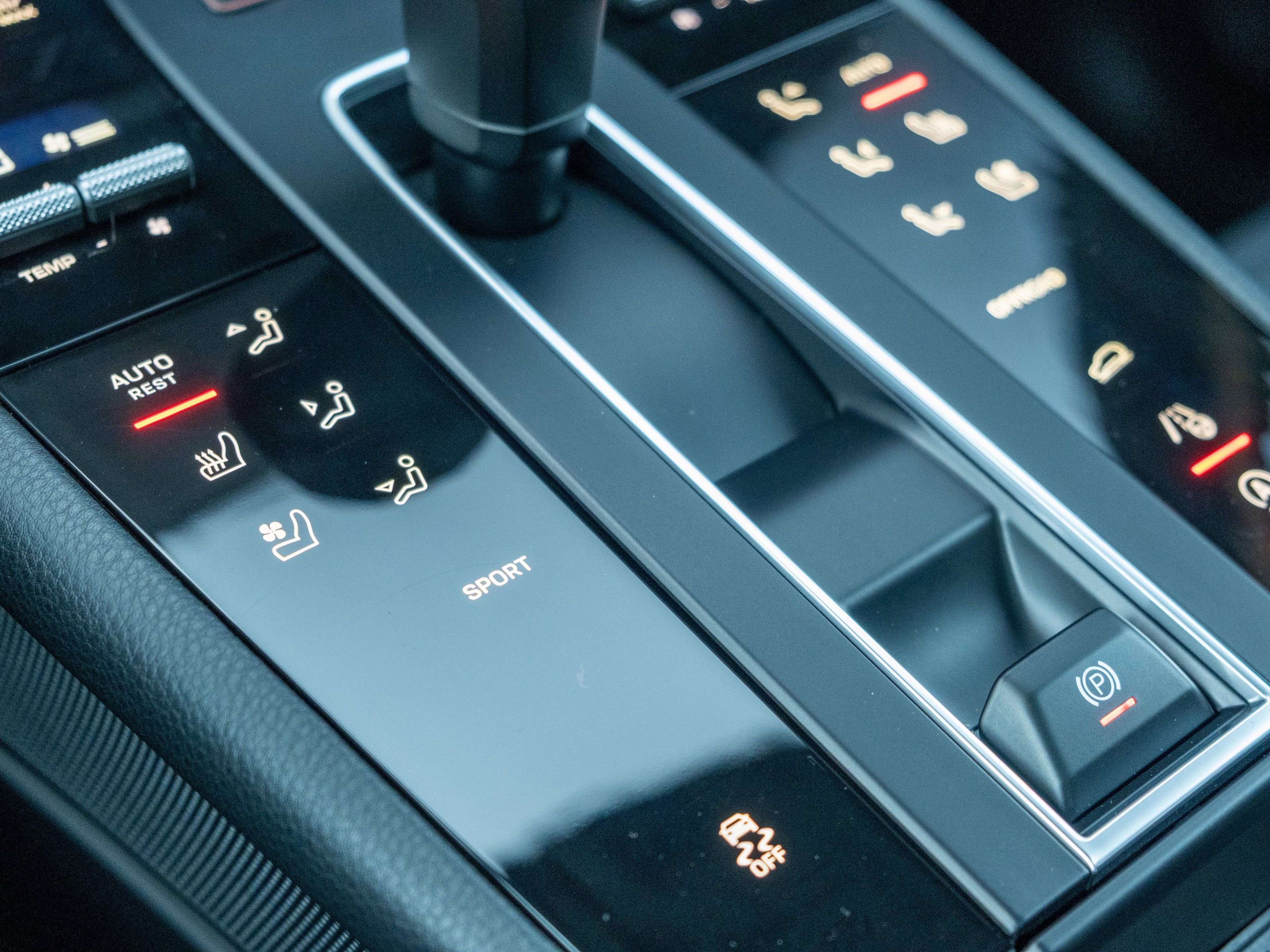 Certified 2023 Porsche Macan image 23