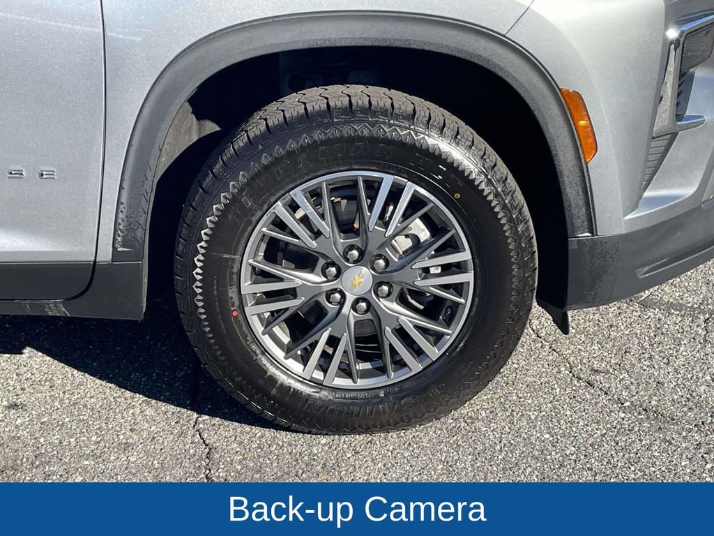 Used 2024 Chevrolet Traverse LT image 13