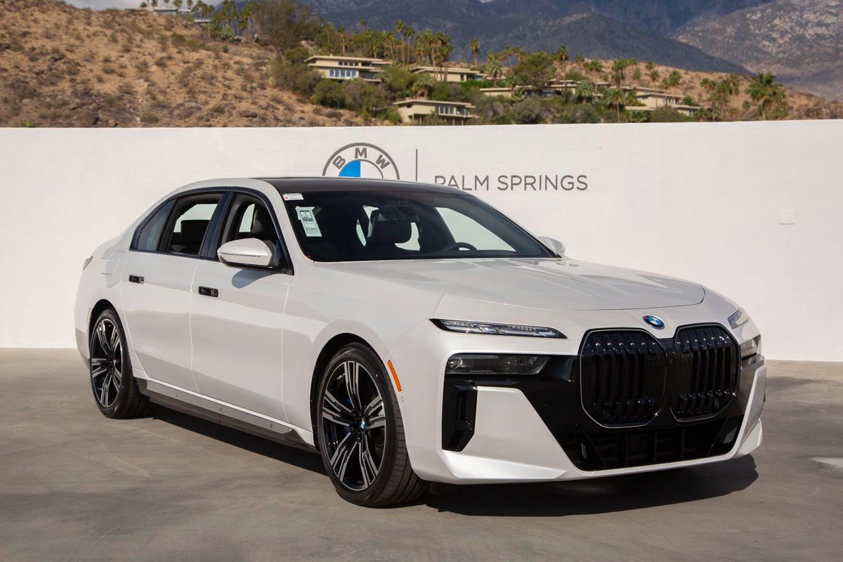 Used 2025 BMW i7 xDrive60 w/ Executive Package AWD/4WD image 8