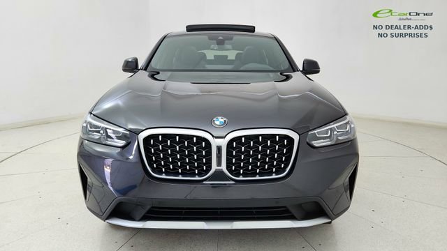 Used 2025 BMW X4 xDrive30i AWD/4WD image 2