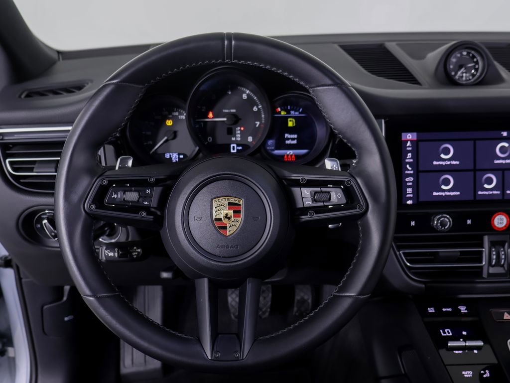Certified 2024 Porsche Macan w/ Premium Plus Package image 9